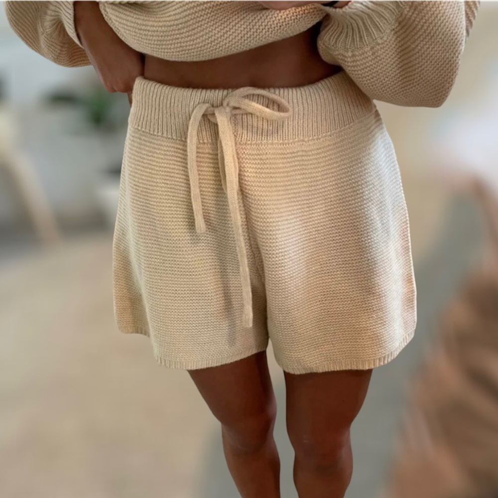 Thick Knitted Oatmeal Pjs Matching Set Shorts and Sweater Size Medium Loungewear